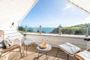 10 Oystercatcher Court, Luxury Penthouse Apartment with Stunning Sea Views and Parking, Torquay